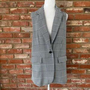 Rachel Zoe Black and White houndstooth Sleeveless Blazer